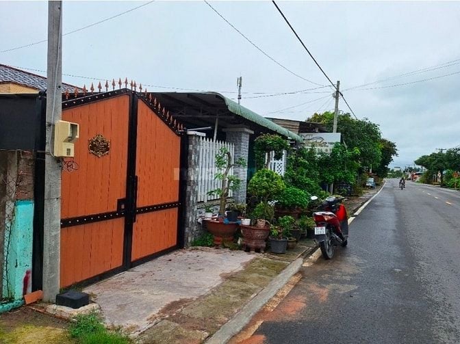 Mua đất có sẵn biệt thự sân vườn vừa xây dựng mới