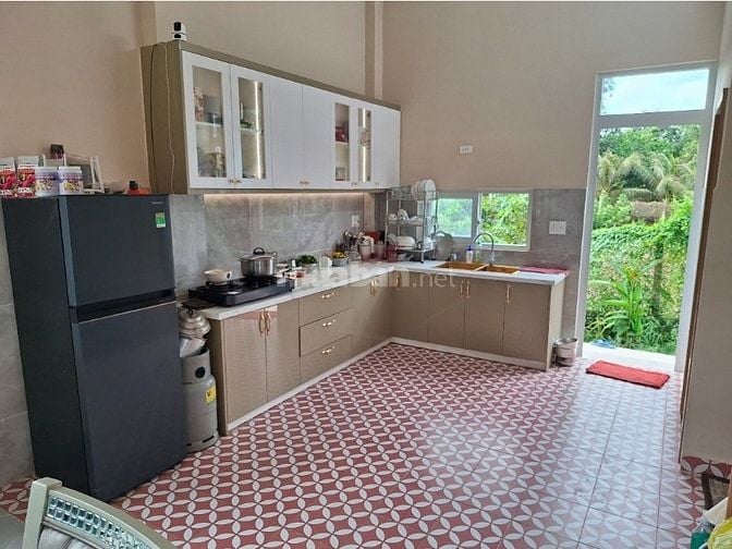 Mua đất có sẵn biệt thự sân vườn vừa xây dựng mới