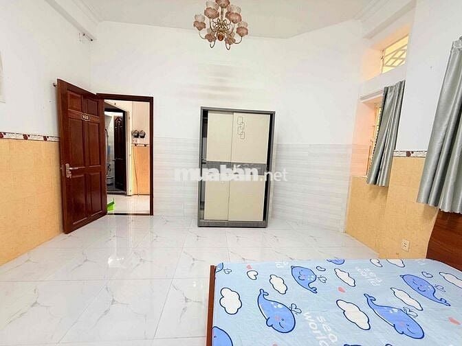 Phòng cửa sổ rộng thoáng giá rẻ Quận 10