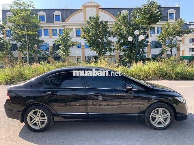 Honda civic dáng thể thao phiên bản đủ