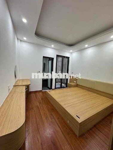 Đống Đa -35m x 5 Tầng - Thang Máy -Mới Koong