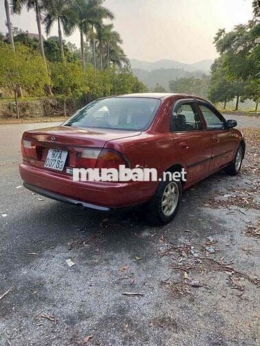 Mazda 323 Đỏ Số sàn