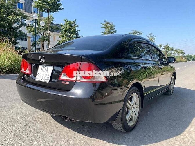 Honda civic dáng thể thao phiên bản đủ