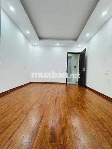 Đống Đa -35m x 5 Tầng - Thang Máy -Mới Koong