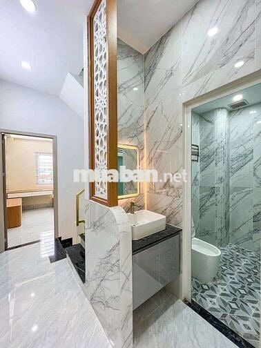 NHÀ 2 LẦU XÂY MỚI - HẺM 137 HOÀNG QUỐC VIỆT