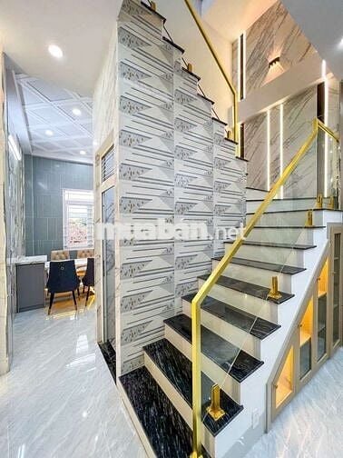 NHÀ 2 LẦU XÂY MỚI - HẺM 137 HOÀNG QUỐC VIỆT