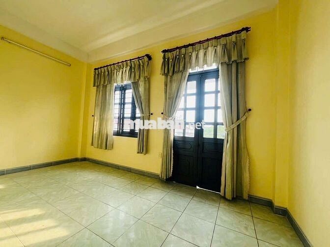 Nhà đẹp cho thuê 1 trệt 2 lầu, dt 5×16 có 4pn,4wc. Hẻm xe tải