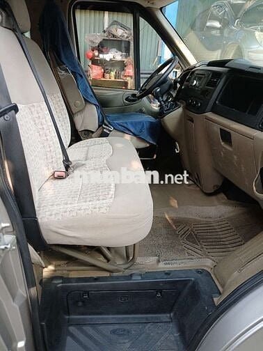 Ford Transit Van 6 chỗ Vàng cát