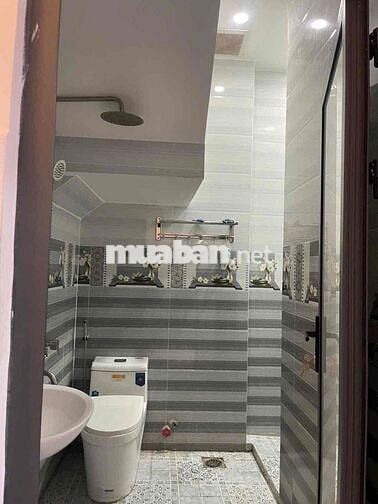 NHÀ NGAY CHỢ CẦU ĐỒNG. TRỆT 2 LẦU 3PN 3WC ( NỘI THẤT )