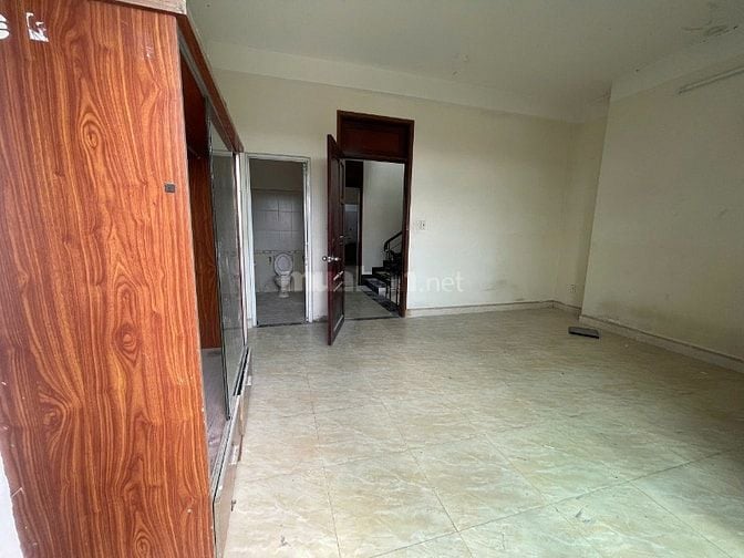 CHO THUÊ NHÀ VÀO Ở NGAY 1 TRỆT 2 LẦU 3PN 4WC, ĐƯỜNG 8, HẺM 652 Q13