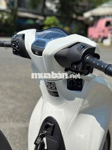 Honda SH 160i 2025 Trắng 1000 km