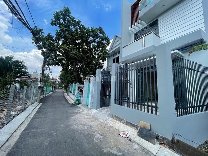 CHO THUÊ NHÀ VÀO Ở NGAY 1 TRỆT 2 LẦU 3PN 4WC, ĐƯỜNG 8, HẺM 652 Q13