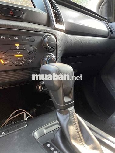 Ranger XLS 1 Cầu Nắp Thùng Cao Xe Tại Hãng Ford