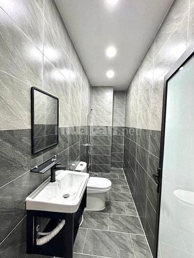 Bán gấp nhà An Phú Đông, Q.12. (68m2) chỉ 1tỷ960, hẻm 6m, sổ riêng