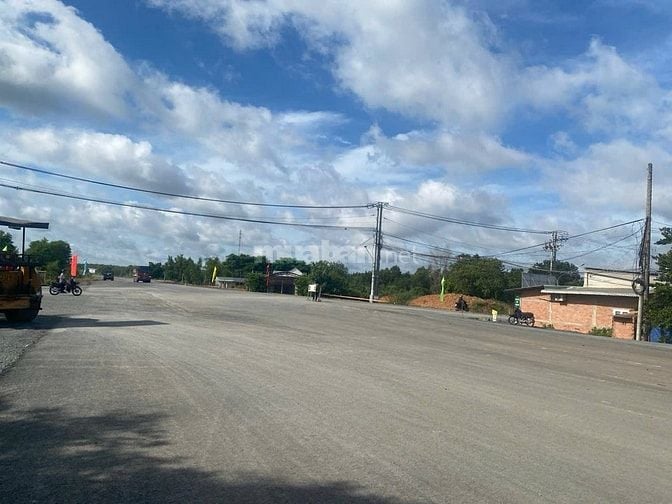 Nhượng đất thổ cư góc MT đường Hồ Chí Minh và đường 825, NGANG 70M