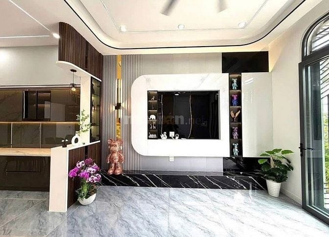 Bán gấp nhà An Phú Đông, Q.12. (68m2) chỉ 1tỷ960, hẻm 6m, sổ riêng