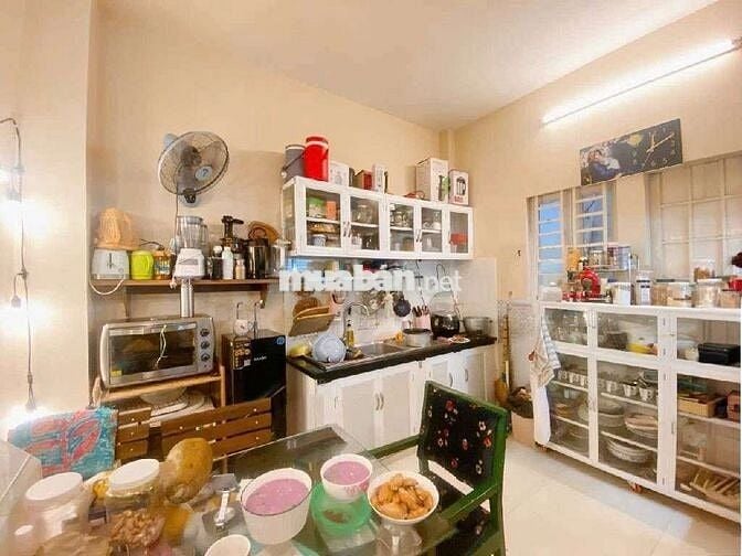 Nhà sát mặt tiền Trần Huy Liệu, xây 4 tầng bê tông cứng, 4 PN 7 tỷ