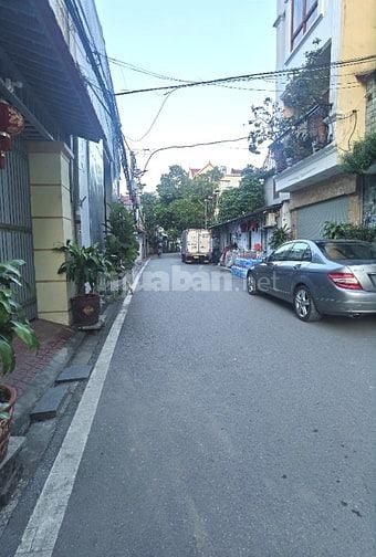 ĐẤT ĐÓN ĐẦU CẦU TRẦN HƯNG ĐẠO,CỔ LINH - HỒNG TIẾN. 98m2,MT10m. 18,5 TỶ