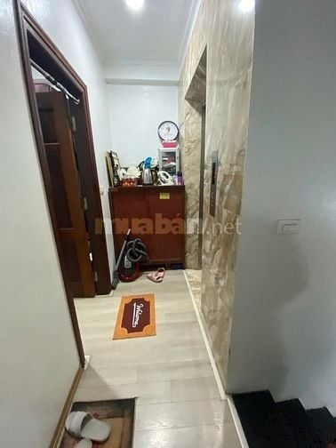 Cho thuê nhà trong khuôn viên biệt thự Pháp cổ mặt phố TRẦN QUỐC TOẢN