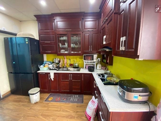 Cho thuê nhà trong khuôn viên biệt thự Pháp cổ mặt phố TRẦN QUỐC TOẢN