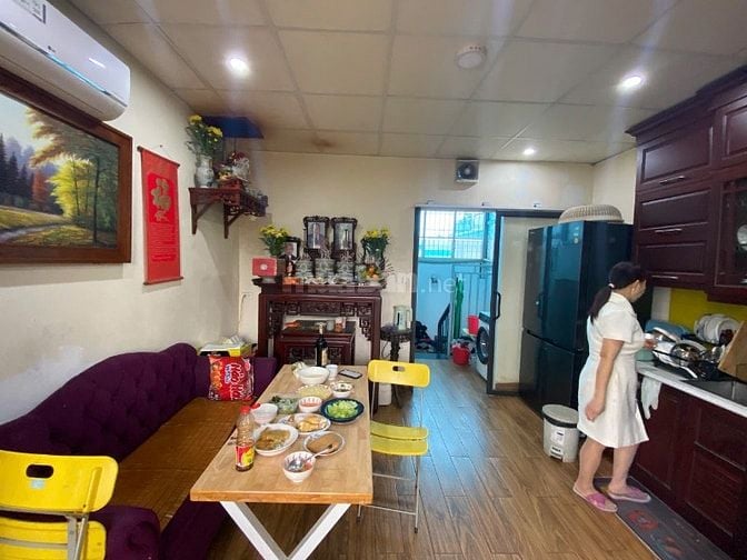 Cho thuê nhà trong khuôn viên biệt thự Pháp cổ mặt phố TRẦN QUỐC TOẢN