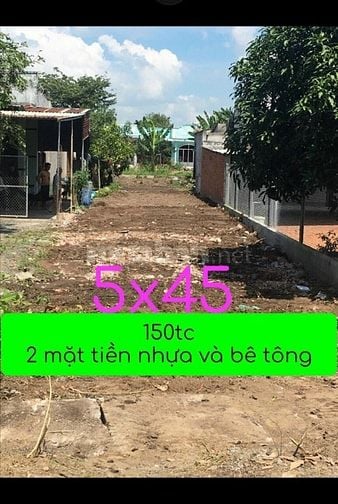 Bán 235,2 m đất hai mặt tiền đường nhựa khu dân cư 