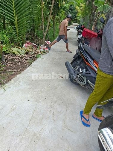 Đất bán 1.750m giá 800tr trọn thửa . Lộ xe 4 chỗ tới đất.có Điên nước 