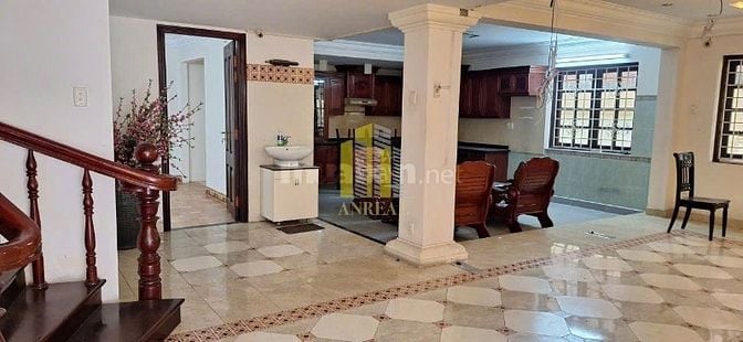 Cho Thuê Căn Biệt Thự 8 Phòng - Nguyễn Văn Hưởng - Giá 115 Triệu