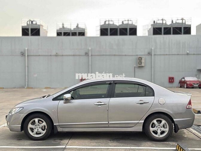 Honda Civic lăn bánh 2010 1.8 AT chuẩn gia đình