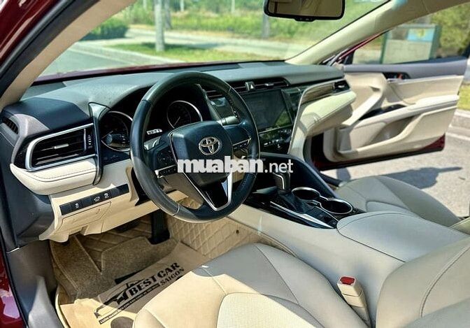 Toyota Camry 2020 2.0G - siêu lướt 24,000 Km.