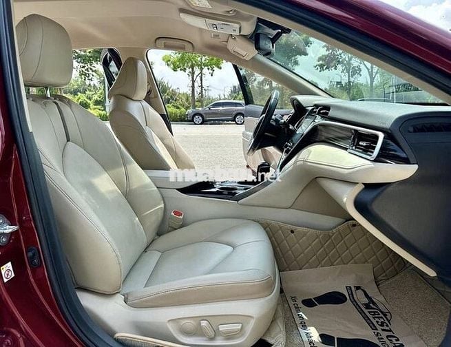 Toyota Camry 2020 2.0G - siêu lướt 24,000 Km.