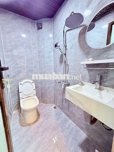 Bán nhà quận Tây Hồ, dân xây 5 tầng, 27m2, 7.95 tỷ