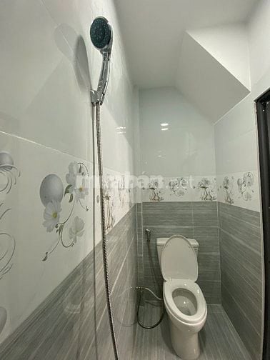 Bán nhà mới đẹp hẻm 4m – đường Trần Phú, Quận 5. Giá chỉ : 5.x tỷ