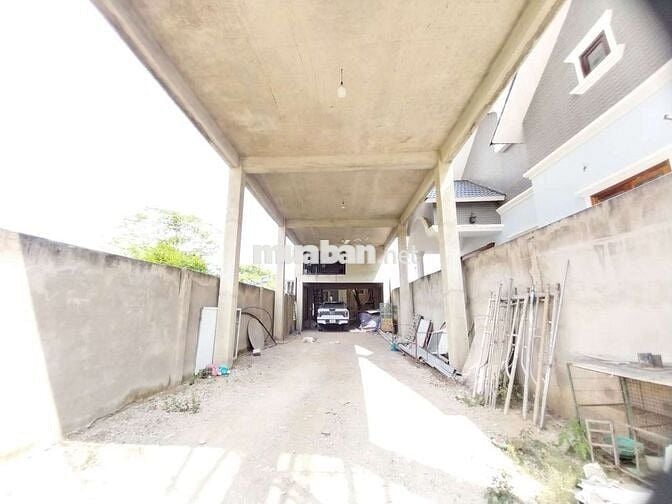 Nhà mặt tiền + nhà yến 3,5 lầu giá thỏa thuận