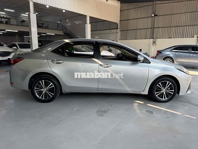 Toyota Altis 2018 1.8G Bạc 66000 km