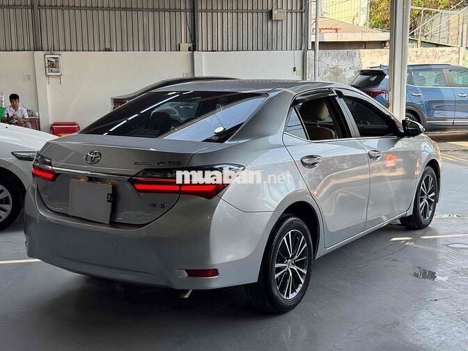 Toyota Altis 2018 1.8G Bạc 66000 km
