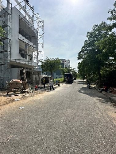 Chính chủ bán gấp Nhà KDC Sài Gòn South. DT: 181m2. Giá: 48 tr/m2 tính