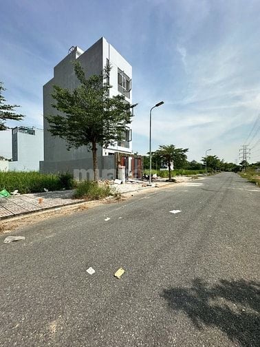 Chính chủ bán gấp Nhà KDC Sài Gòn South. DT: 181m2. Giá: 48 tr/m2 tính