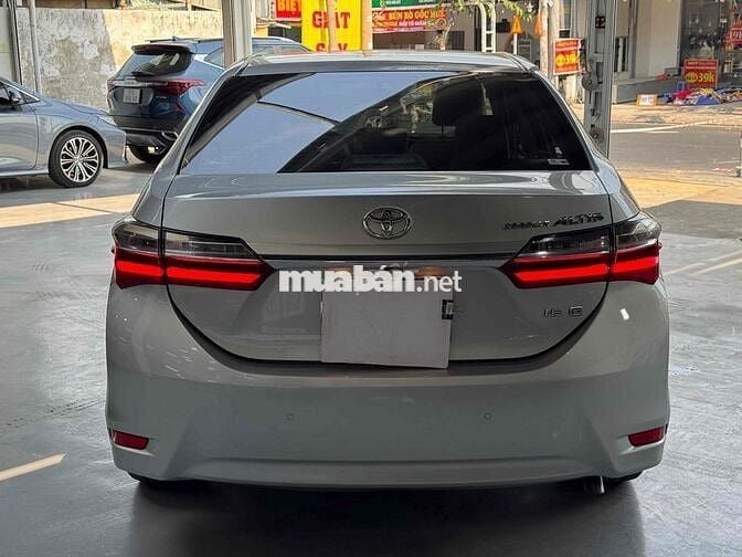 Toyota Altis 2018 1.8G Bạc 66000 km