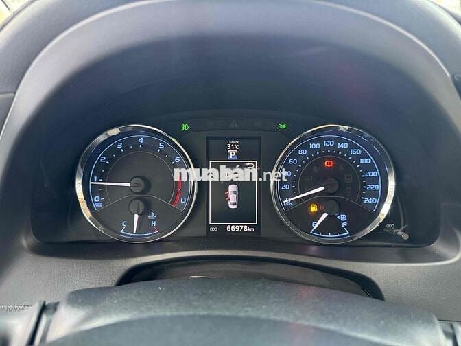 Toyota Altis 2018 1.8G Bạc 66000 km