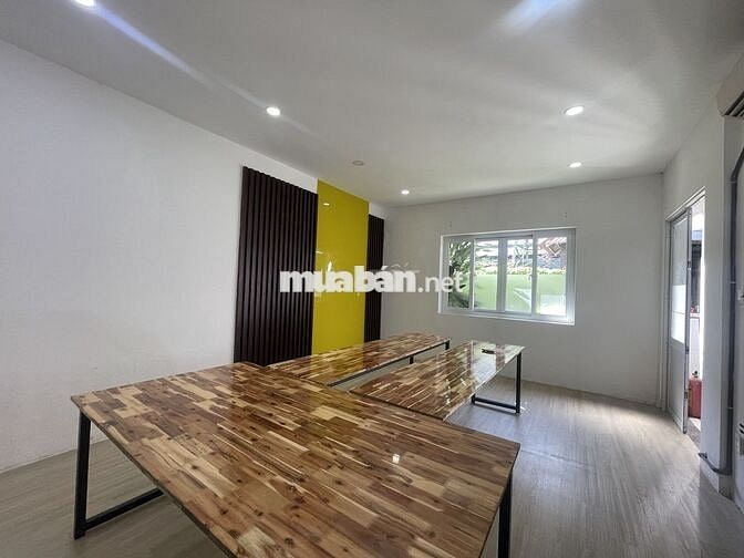 Cho thuê phòng trống làm văn phòng ngay Ngã Tư Thủ Đức