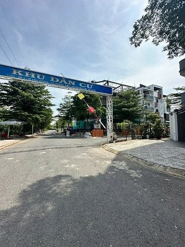 Chính chủ bán gấp Nhà KDC Sài Gòn South. DT: 181m2. Giá: 48 tr/m2 tính