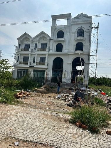 Chính chủ bán gấp Nhà KDC Sài Gòn South. DT: 181m2. Giá: 48 tr/m2 tính