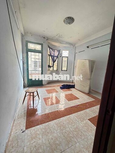 nhà nguyên căn 4x18 hẻm C3 phạm hùng