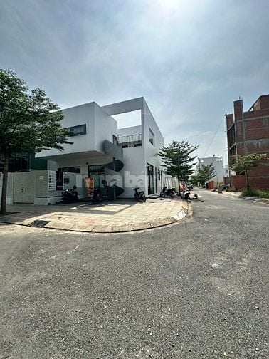 Chính chủ bán gấp Nhà KDC Sài Gòn South. DT: 181m2. Giá: 48 tr/m2 tính