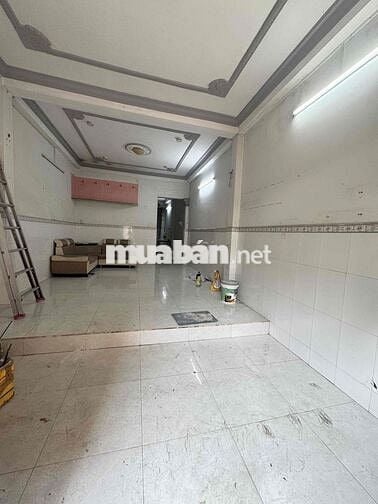 nhà nguyên căn 4x18 hẻm C3 phạm hùng