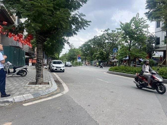 Lạc Long Quân – Tây Hồ - Ô Tô KH – 136 M2 – C 4 – MT 5.2 M – Giá 36.3 