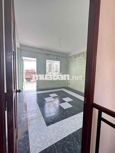 nhà nguyên căn 4x18 hẻm C3 phạm hùng