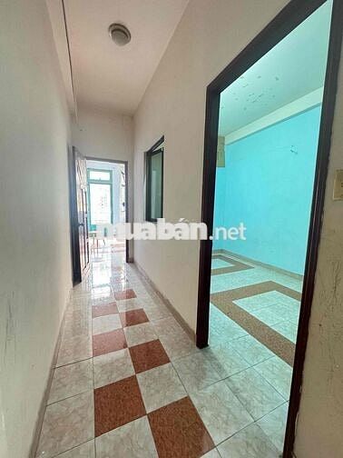 nhà nguyên căn 4x18 hẻm C3 phạm hùng