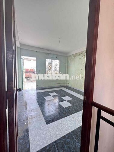 nhà nguyên căn 4x18 hẻm C3 phạm hùng